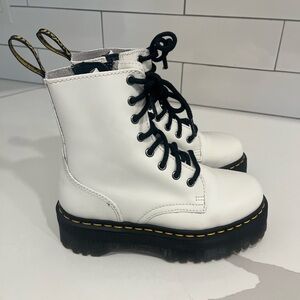 New Dr. Martens Jadon White
Leather Platform Boots Zip Size 6. EU 37